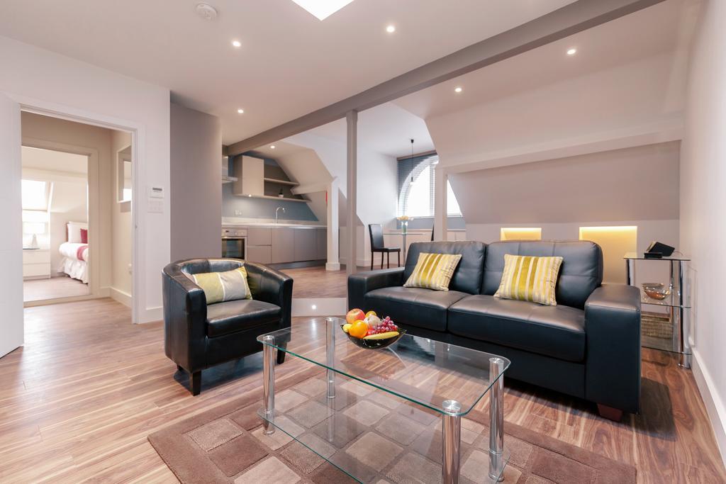 Roomspace Serviced - Friar House * Reading
