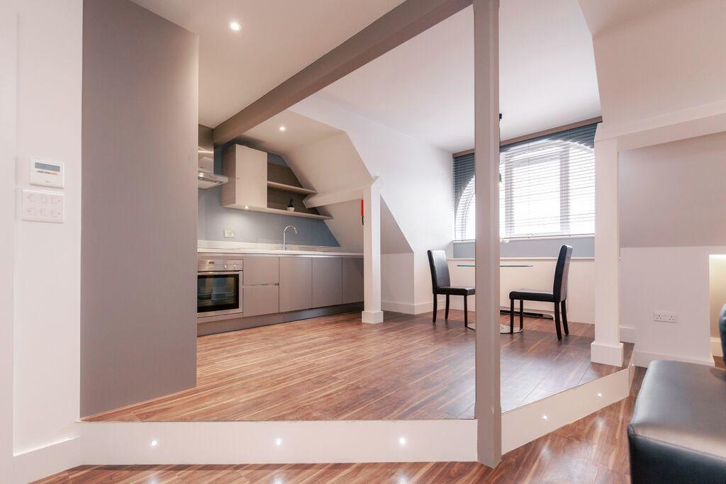 Roomspace Serviced - Friar House Apartment