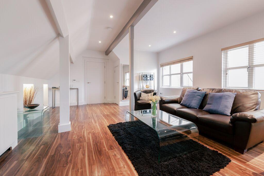 Roomspace Serviced - Friar House *